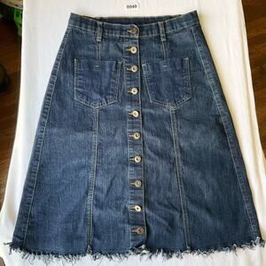 Emma’s Designs Women’s Kneelength Frayed-hem Frontbutton Denim Skirt size S,Blue